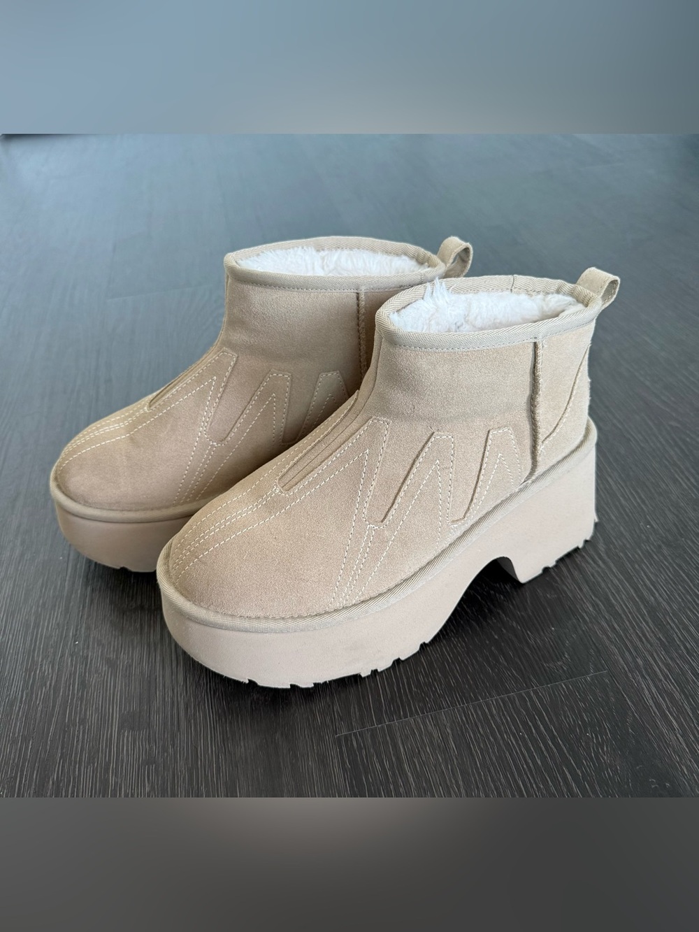 UGG Women's Ultra Mini Heights Sunwave Size US 8 - Picture 7 of 9